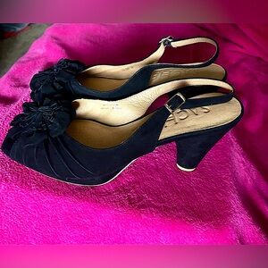 SACHELLE SUEDE SLING BACK HEELS 👠
